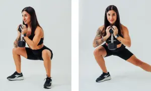 Donna esegue esercizi gambe con manubrio: squat e affondo laterale.